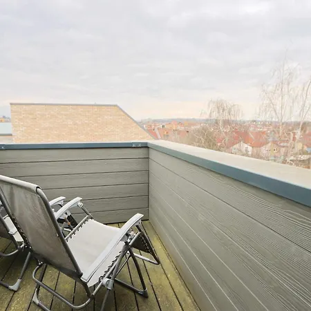 بيت للعطل Three Bedroom House In Easton *